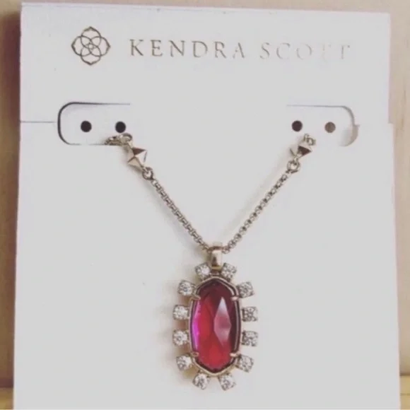 Kendra Scott Brett Pendant Necklace
Pink Berry - Picture 5 of 5